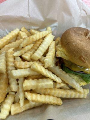 Junior Cheese Burger with fries