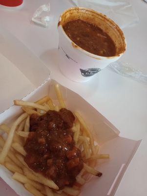 Deluxe chili and medium fry