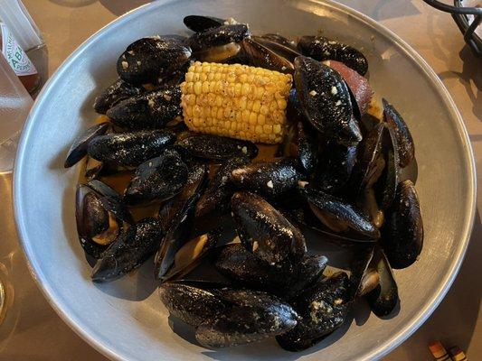 Delectable Black Mussels