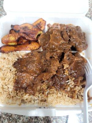 Oxtails, rice and gungo peas and dry plantain