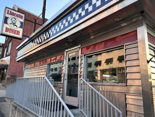 American food Restaurant :Lincoln Diner