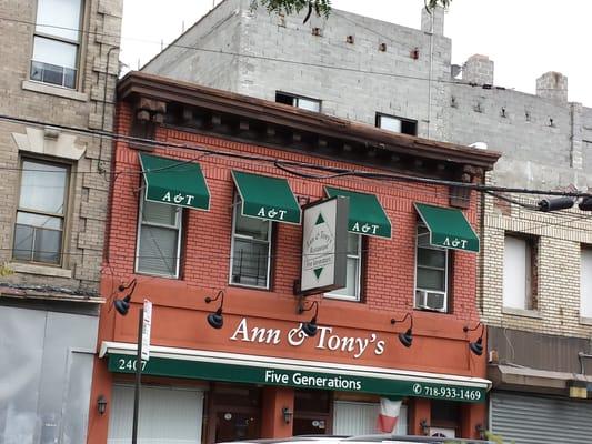 Anne & Tony's