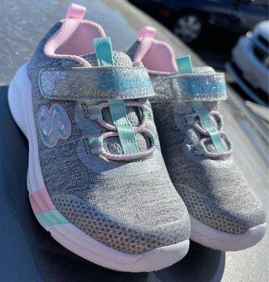 Dreamy Lites in Light Grey at 40% off~ The sneakers fit my daughter perfectly and were very comfortable for her as well!