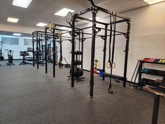 Our new Rogue Monster Rig 2.0 Top of the line equipment for compound lifts. Great for all fitness levels. High end gyms