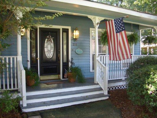 Victorian, cute as a button and in the Mandeville Blue Ribbon School District.