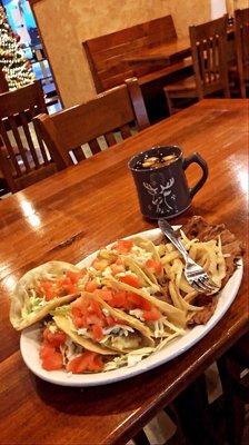 tacos of mixed salad and steak