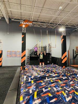 Sky zone swing