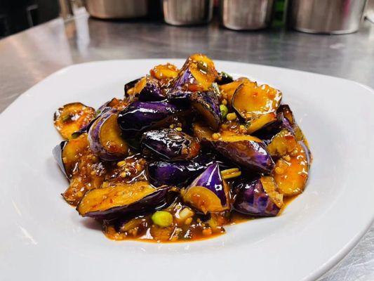 V4. Eggplant with Garlic Sauce-