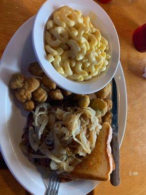 The longhorn with Mac and cheese and okra