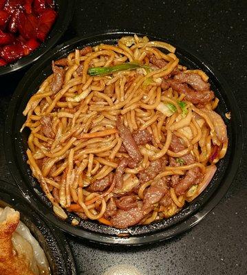 Beef lo mein