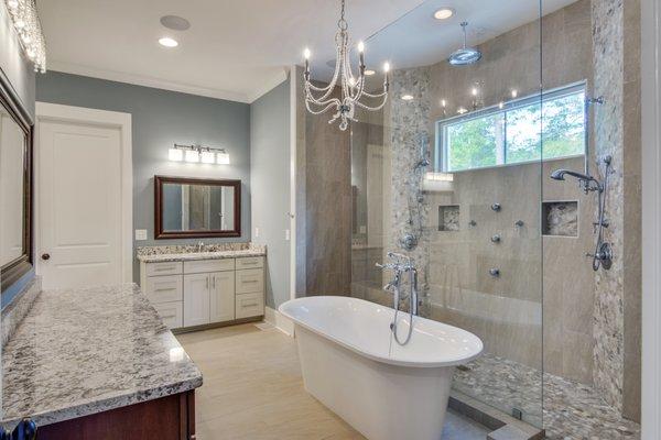 CHP-3905-18 Master Bath - open walk-in shower & soaking tub