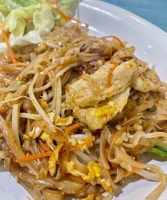 Chicken Pad Thai up close