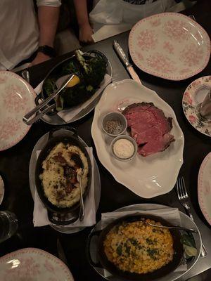 Mashed potatoes, roast prime rib (Chicago cut)