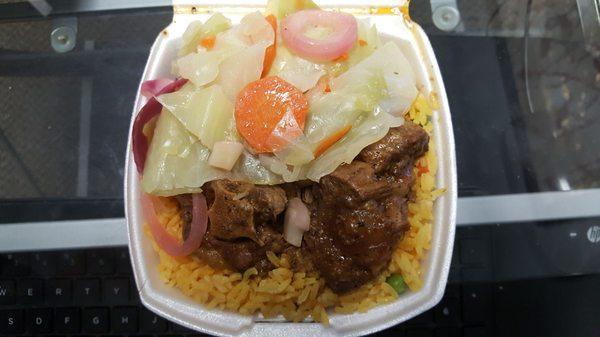 Small oxtails with rice and veggies