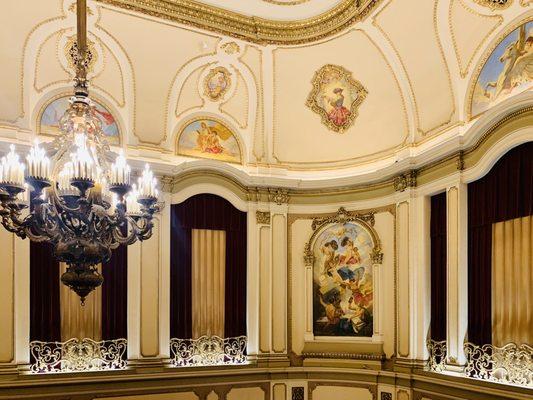 The Palace Theatre Albany | main lobby + original brass chandelier + original murals