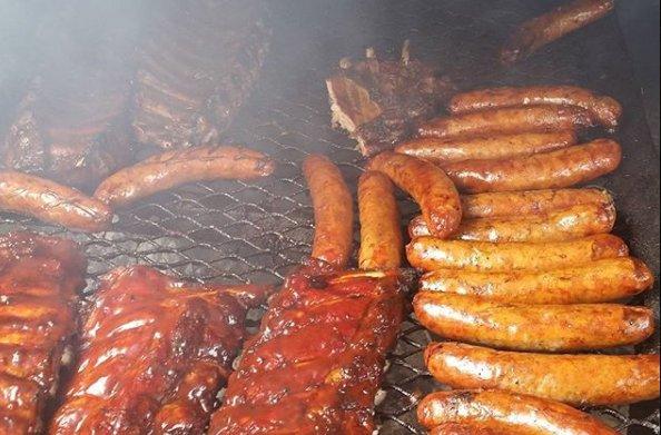 RIBS & HOT LINKS