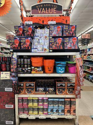 Pumpkin Carving kits, pumpkin lights & candy buckets ... lots of Hallowes Eve essentials