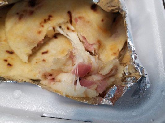 Inside hawaiana pupusa