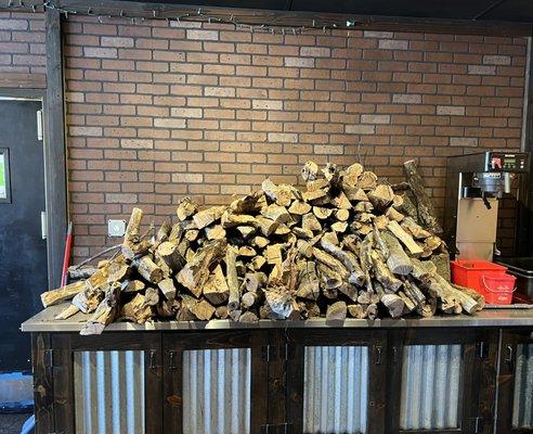 Oak for the smoker.