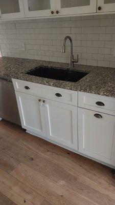 Cabinet and countertop install