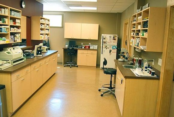 Our in-house laboratory and pharmacy offer real time care. This means your pet feels better sooner.