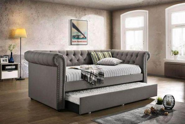 Daybed with trundle