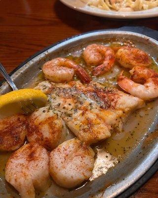 Broiled Seafood Platter