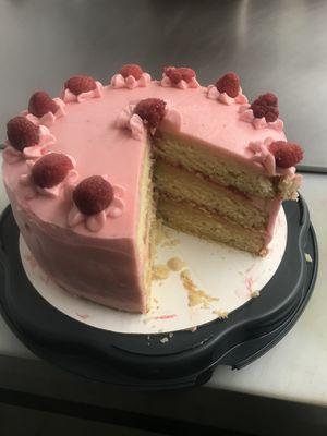 Raspberry and lemon curd cake