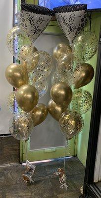 2 Balloon Bouquets For Wedding Party - Large "Mr & Mrs" Large Mylar Balloons  With Chrome Gold & Clear With Confetti Latex Balloons