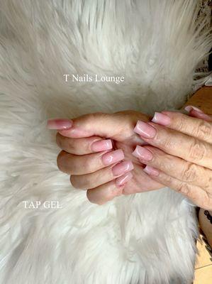 Beautiful natural nails with Tap Gel Hybrid