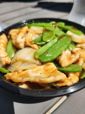 Chicken and snow peas