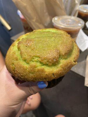 Pistachio muffin