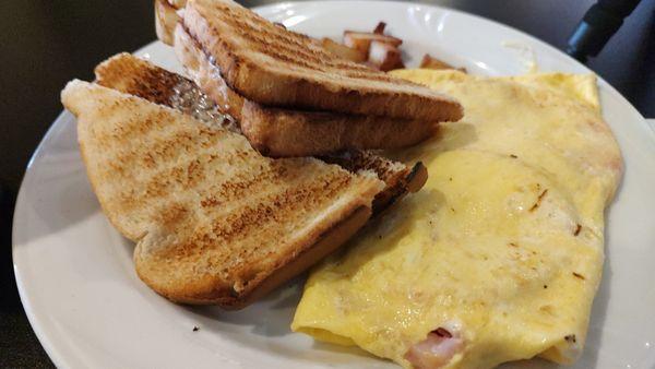 The Ham Chz & Tomato Omelet With Toast & Home Fried Potatoes