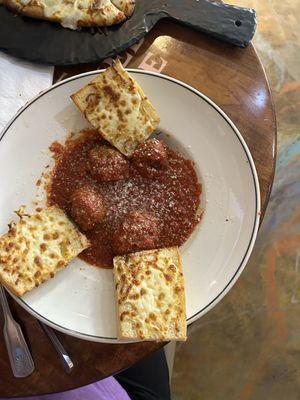 Italian Meatballs Marinara & Garlic Bread