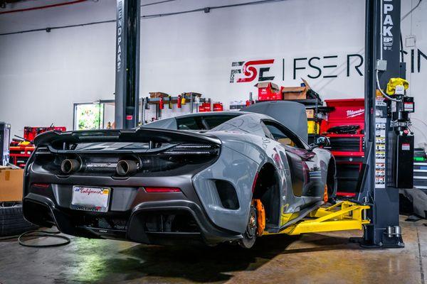 McLaren 675LT track prep