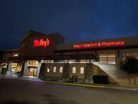 Petaluma Raleys