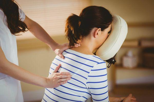 CHAIR SHOULDER MASSAGE Leave the stress of the daily routine with a relaxing massage on your shoulders.