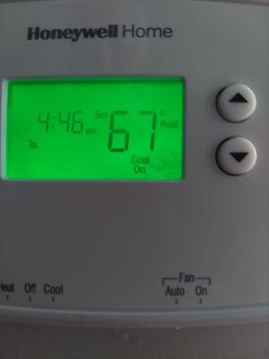 This shows the AC temperature setting.