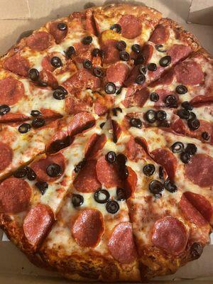 Pepperoni/black olive pizza