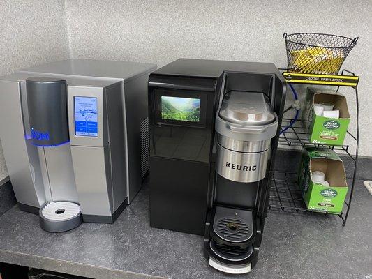 Paragon Honda service center Waiting room coffee center