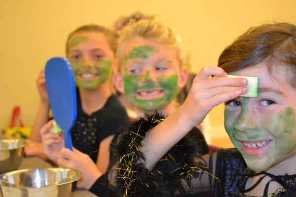 In our WICKEDLY WONDERFUL WEEKEND WORKSHOP, students learned makeup techniques from the Broadway show, "Wicked."