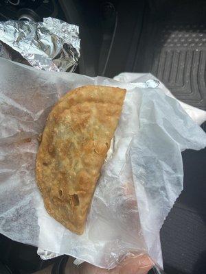 Pastelillo de carne/ beef empanada