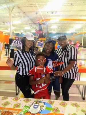 The refs, the bday boy and his number one cheerleader, Sister Cousin, Kynslie