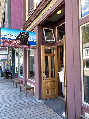 Grizzly's General & Skagway Radio Shack