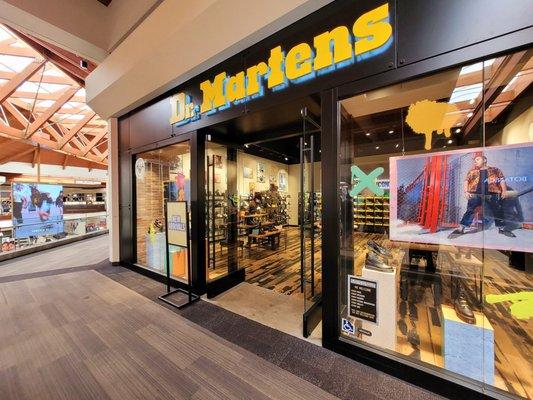 Martens Brea Mall