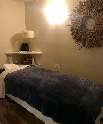 Example if a massage room, always clean!  There are two massage rooms and 1-2 for adjustments.