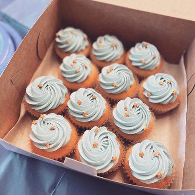 Vanilla cupcakes with buttercream frosting