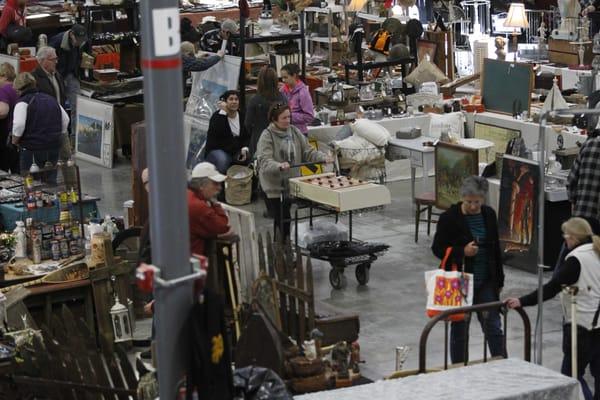 Grayslake Antique and Flea Market - Grand Expo Hall