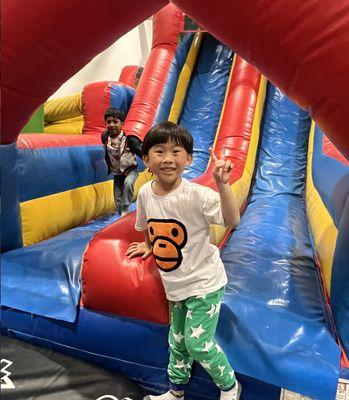 Walnut Creek Summer camp bounce house time at GrowFit Camp! We have 2 new bounce houses this summer!