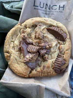 Giant Peanut Butter Cookie ... delicious!!!